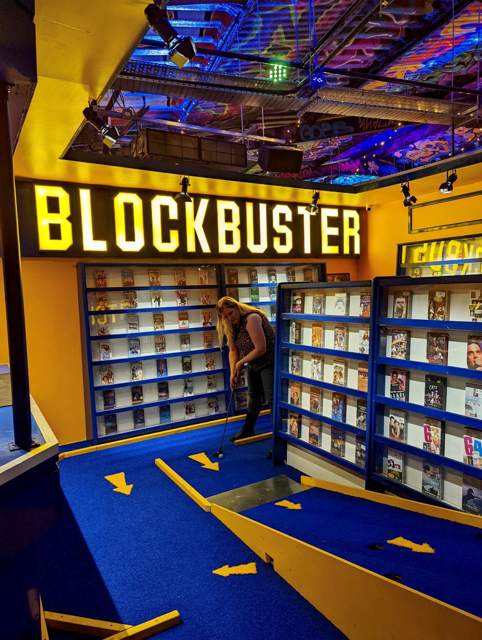 The interior of Golf Fang.