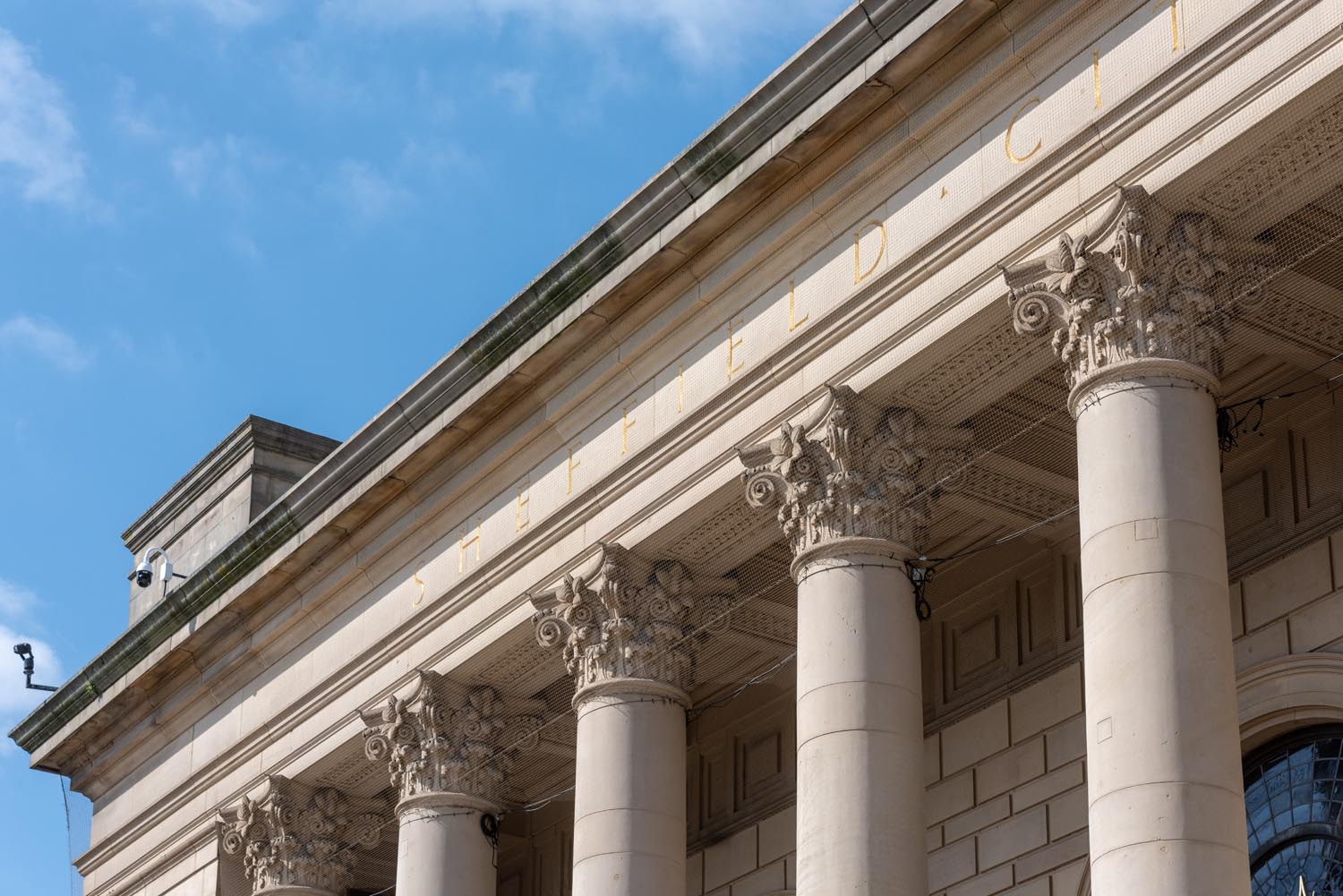 The exterior of the Sheffield City Hall.