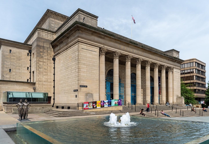 The exterior of the Sheffield City Hall.