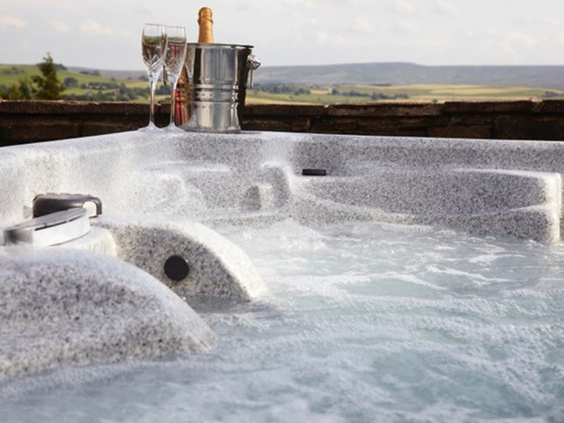 Hot tub at Smallshaw Cottages